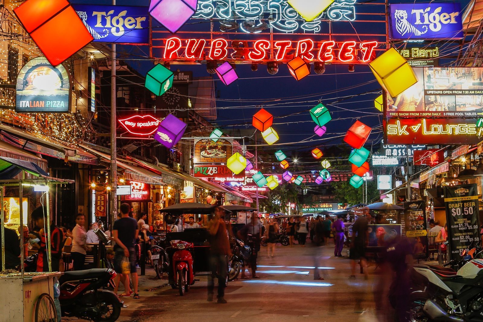 Siem Reap Pub Street, Exploring Siem Reap Nightlife: Your Ultimate Guide to Pub Street and Night Markets, Asia Future Travel